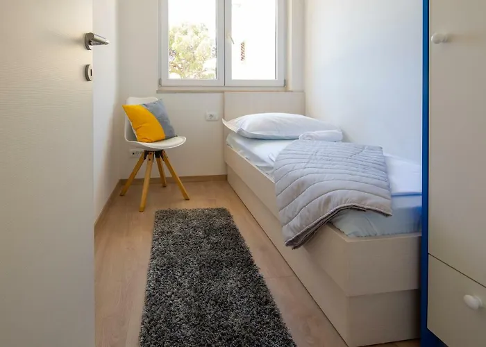 Pjero 3+2 Apartment *