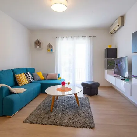 Daire Pjero 3+2 Makarska