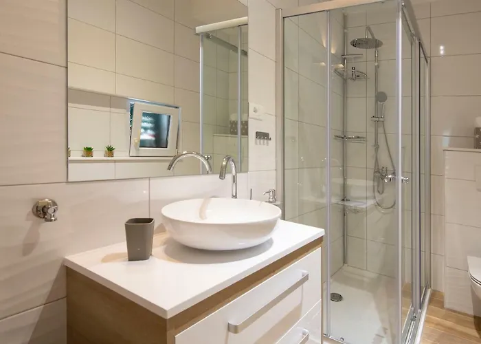 Pjero 3+2 Lejlighed *